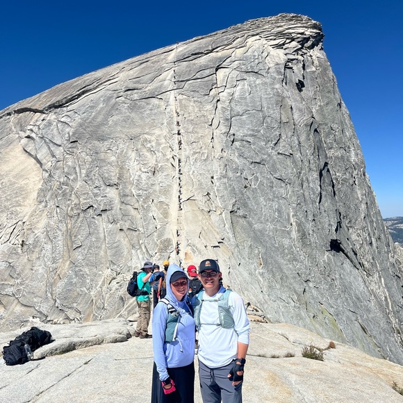 ℍ𝔼𝕃𝕃𝕆 🐆 Meet Me - Picture 2 of 3